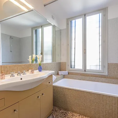 Ca' Romantica Terrace With Balcony And Side Canal View Apartment Venedig