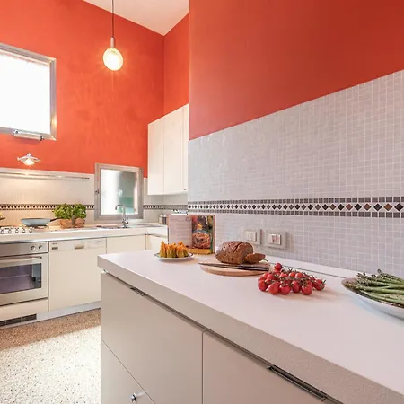 Ca' Romantica Terrace With Balcony And Side Canal View Venedig