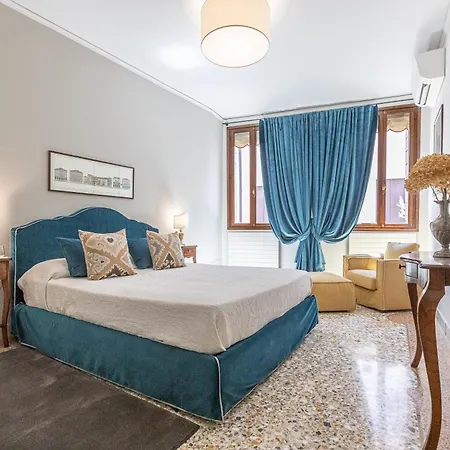 Ca' Romantica Terrace With Balcony And Side Canal View * Venedig