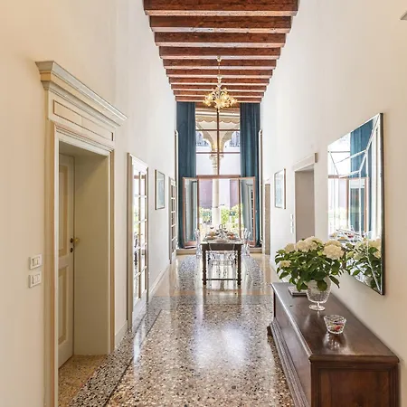 Ca' Romantica Terrace With Balcony And Side Canal View Apartment