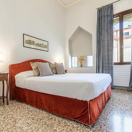 Ca' Romantica Terrace With Balcony And Side Canal View * Venedig