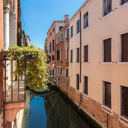 Apartment Ca' Romantica Terrace With Balcony And Side Canal View