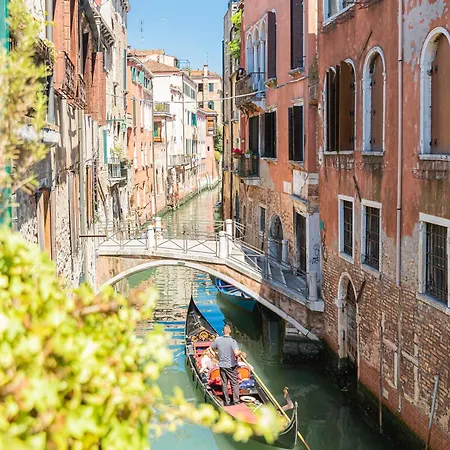 Ca' Romantica Terrace With Balcony And Side Canal View Apartment