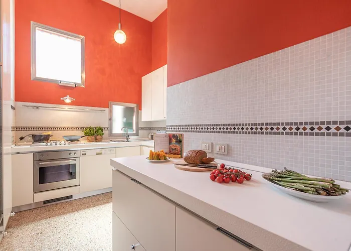 Ca' Romantica Terrace With Balcony And Side Canal View Veneza