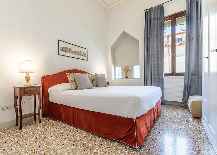 Ca' Romantica Terrace With Balcony And Side Canal View * Veneza