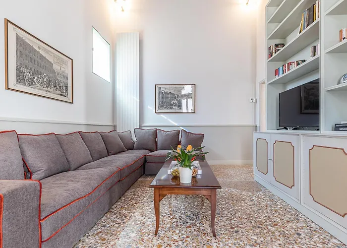 Apartamento Ca' Romantica Terrace With Balcony And Side Canal View Veneza