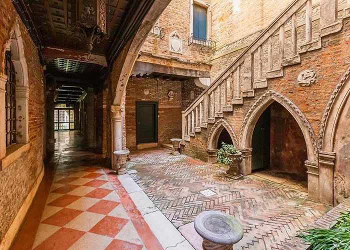 Ca' Romantica Terrace With Balcony And Side Canal View Apartamento Veneza