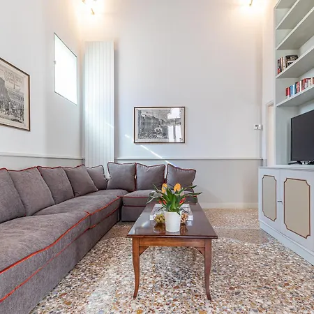 Apartamento Ca' Romantica Terrace With Balcony And Side Canal View Venecia