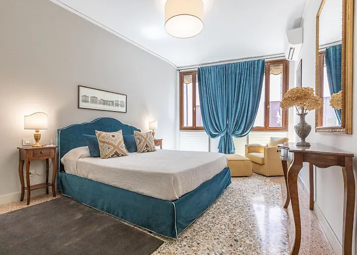 Ca' Romantica Terrace With Balcony And Side Canal View * 베니스