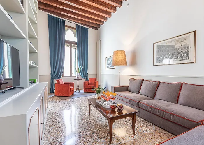 아파트 Ca' Romantica Terrace With Balcony And Side Canal View *